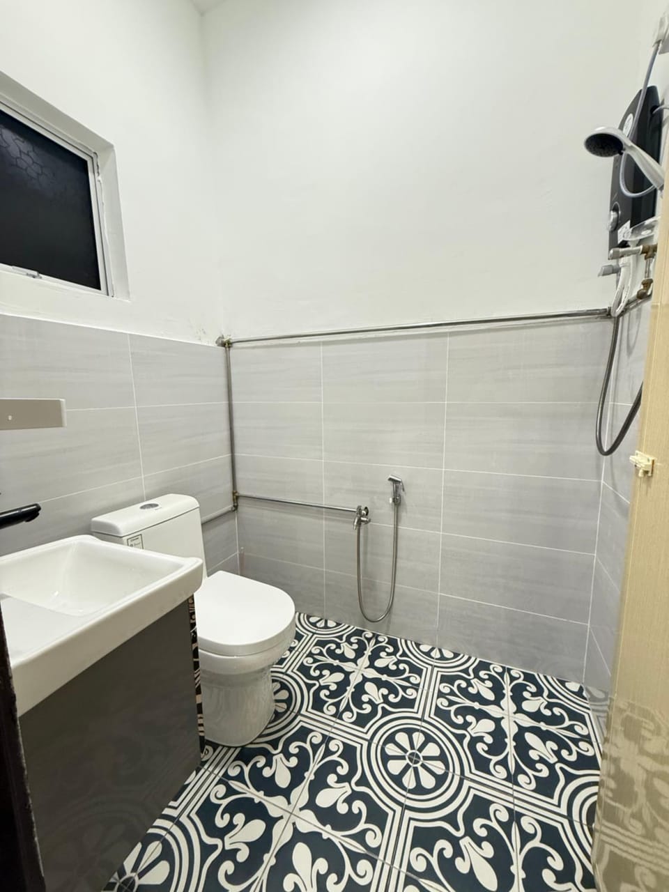 Shower, Toilet, Bathroom