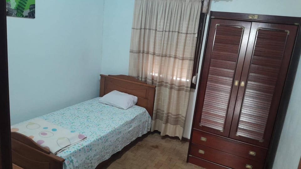 Modest Private room near airport lisbon Vacation rental in Lisbon District