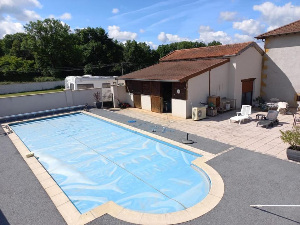 Gite du Gaicoton 15 places piscine House in Auvergne-Rhône-Alpes
