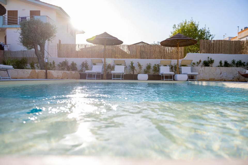 Pool view, Swimming pool, sunbed