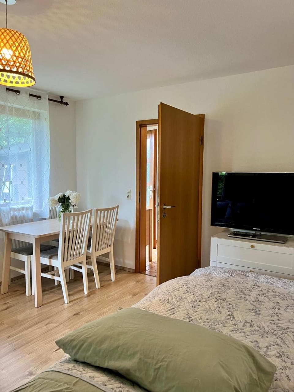 Communal lounge/ TV room, Bed, Living room, Photo of the whole room, Seating area, Dining area, Bedroom