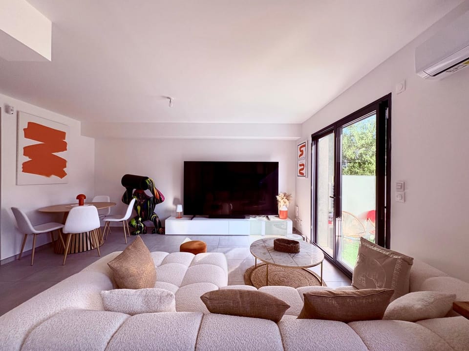 Belle chambre dans villa neuve avec piscine Vacation rental in Perpignan