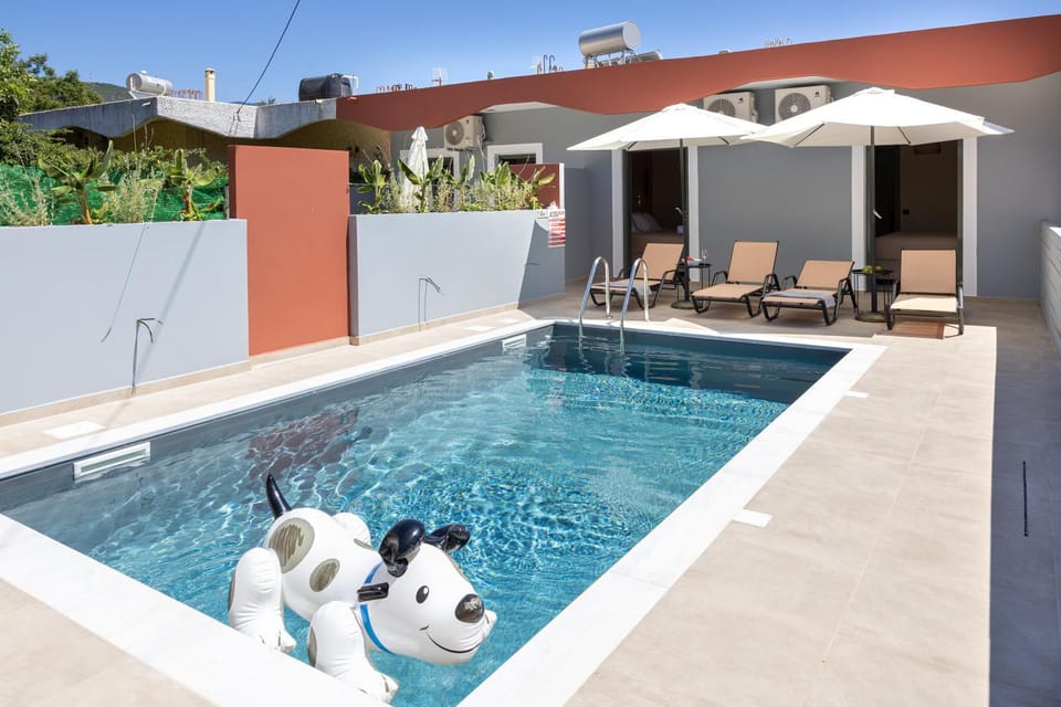 Patio, Day, Pool view, Swimming pool, sunbed