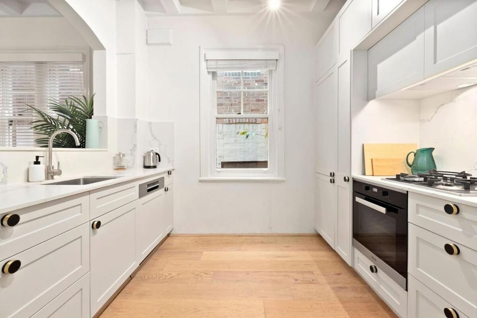 Kitchen or kitchenette, oven, stove