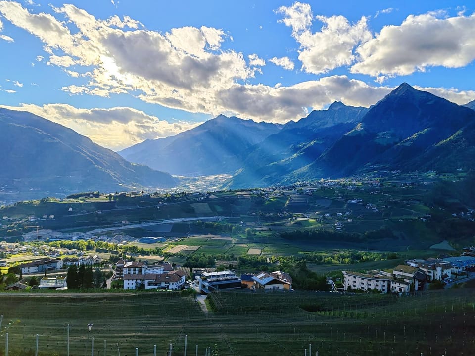 Balcony/Terrace, Balcony/Terrace, City view, City view, Landmark view, Landmark view, Mountain view, Mountain view, Breakfast, Sunset