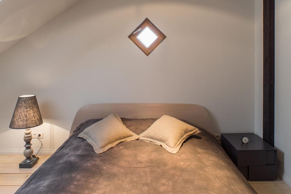 Bedroom, bunk bed