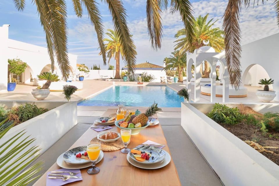 Luxury Riad Mauresque Jazuzzi Andalu Villa in Torremolinos