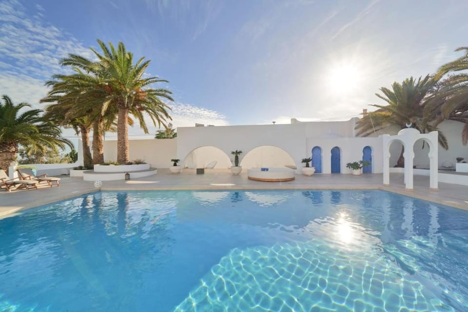 Luxury Riad Mauresque Jazuzzi Andalu Villa in Torremolinos