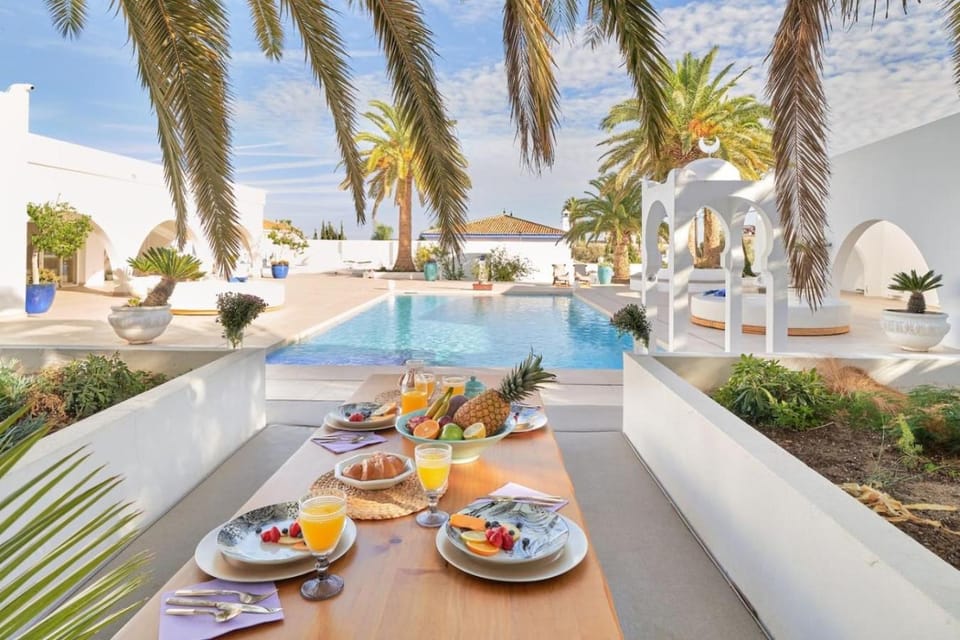 Luxury Riad Mauresque Jazuzzi Andalu Villa in Torremolinos