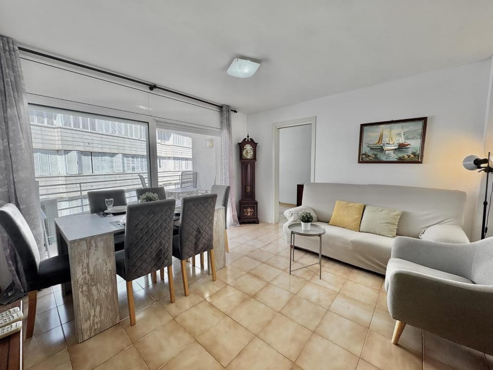 TV and multimedia, Living room, Dining area