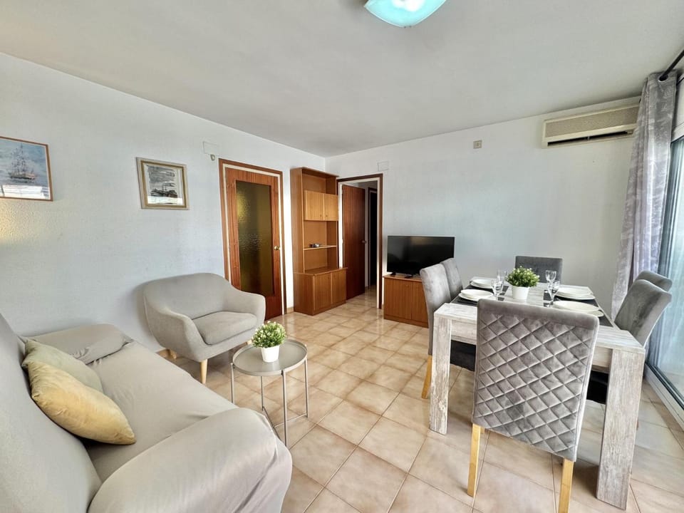 TV and multimedia, Living room, Dining area