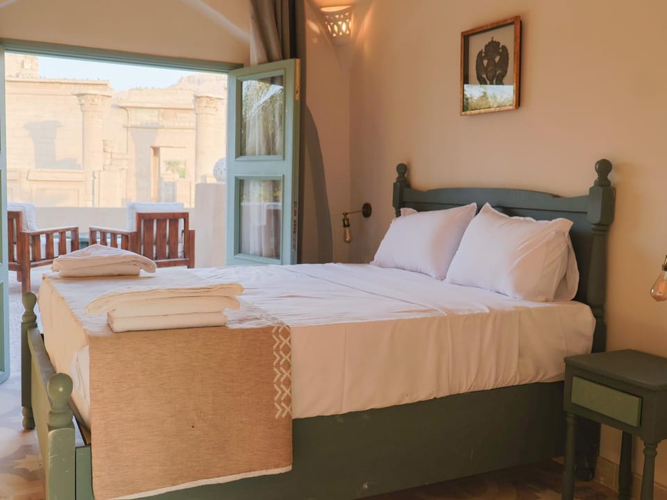 Bed, View (from property/room), Bedroom, Landmark view