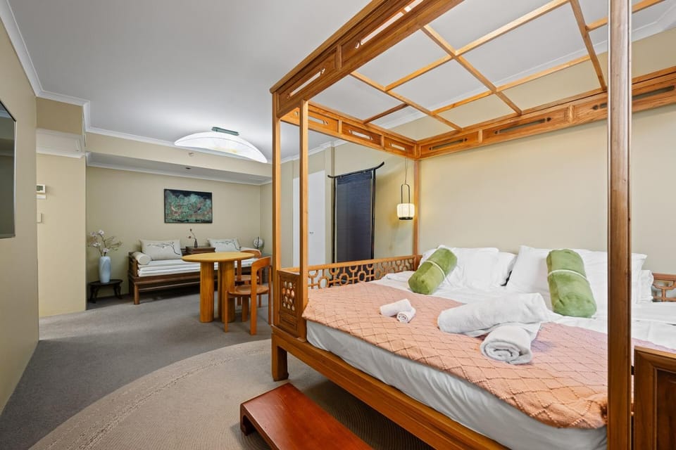 The Woodtopia | CBD | Parking | Gym | Pool Apartment in Surry Hills