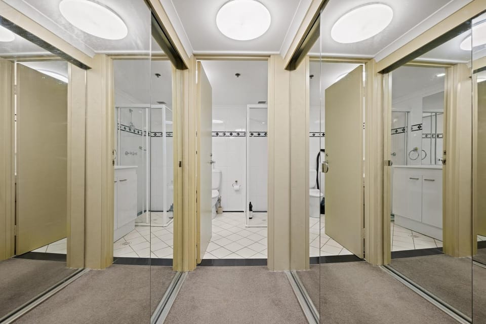 The Woodtopia Studio | CBD | Gym | Pool Apartment in Surry Hills
