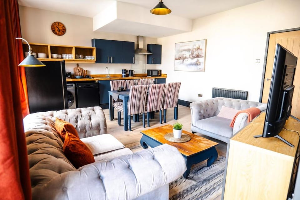 Communal lounge/ TV room, Kitchen or kitchenette, Living room, Seating area