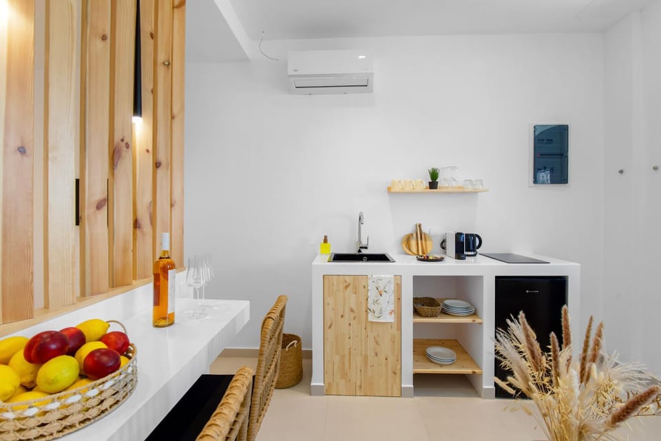 Plori Suites Paros Apartment in Naousa