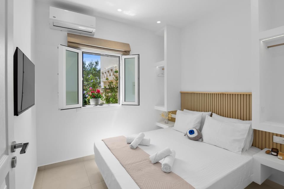 Plori Suites Paros Apartment in Naousa