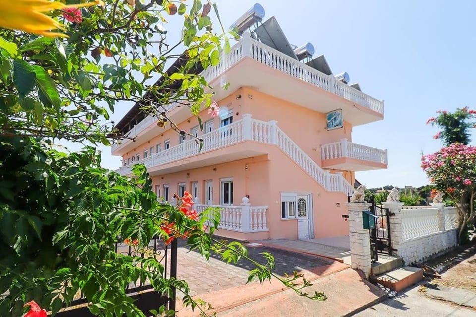 Property building, Spring, Day, Neighbourhood