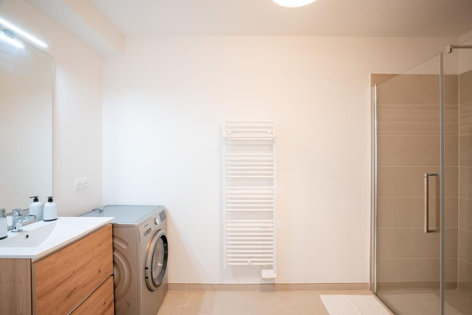 Shower, Bathroom