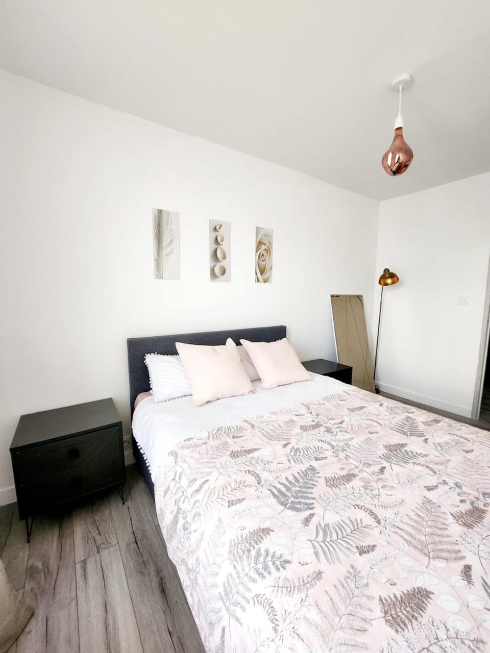 Gare Rose Apartment in Paris