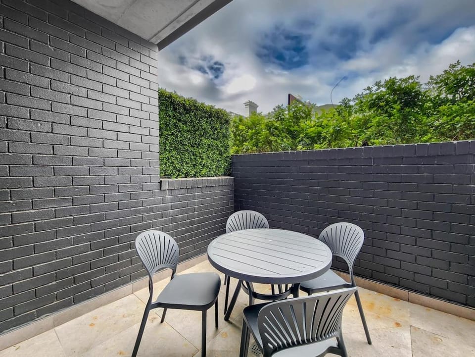 Day, View (from property/room), Seating area, Dining area