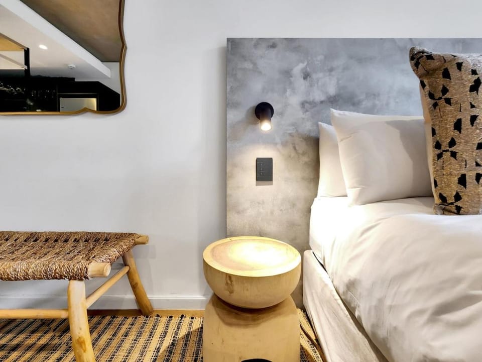 Bed, Living room, Photo of the whole room, Bedroom