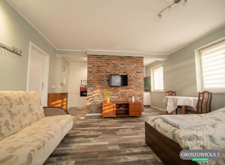 Communal lounge/ TV room, TV and multimedia, Living room, Seating area, Dining area, Evening entertainment