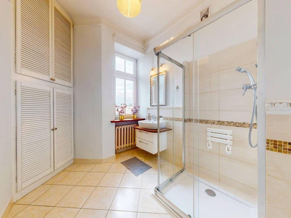 City Elegance Premium Apartment Balcony AC Apartment in Warsaw