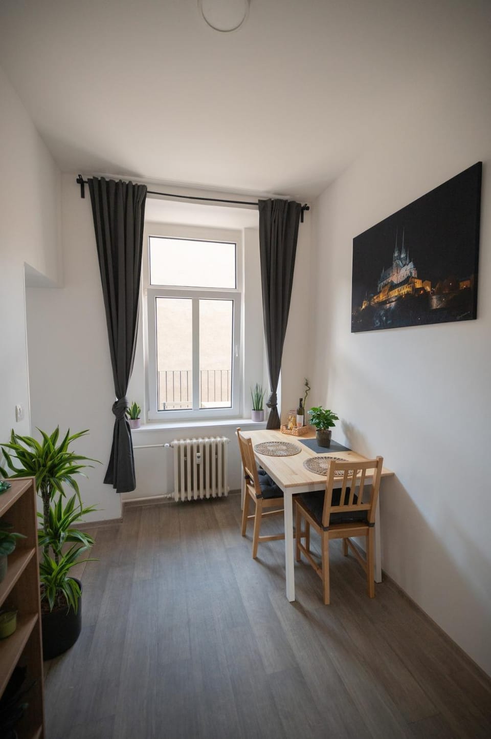 Seating area, Dining area