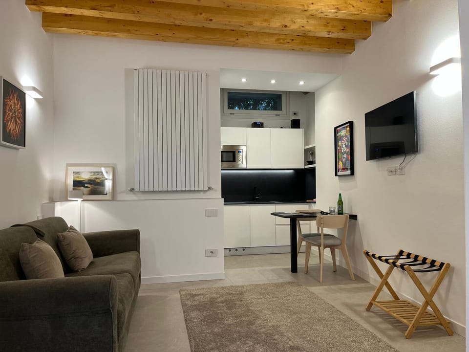 Kitchen or kitchenette, Living room