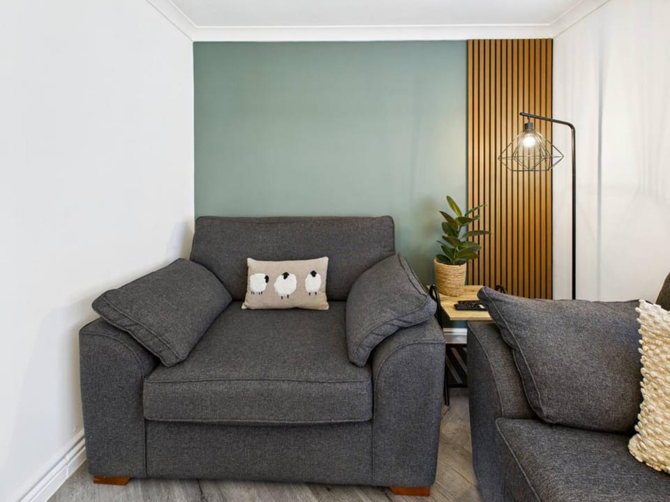 4 Bed House Port Talbot - Perfect For Contractors House in Wales