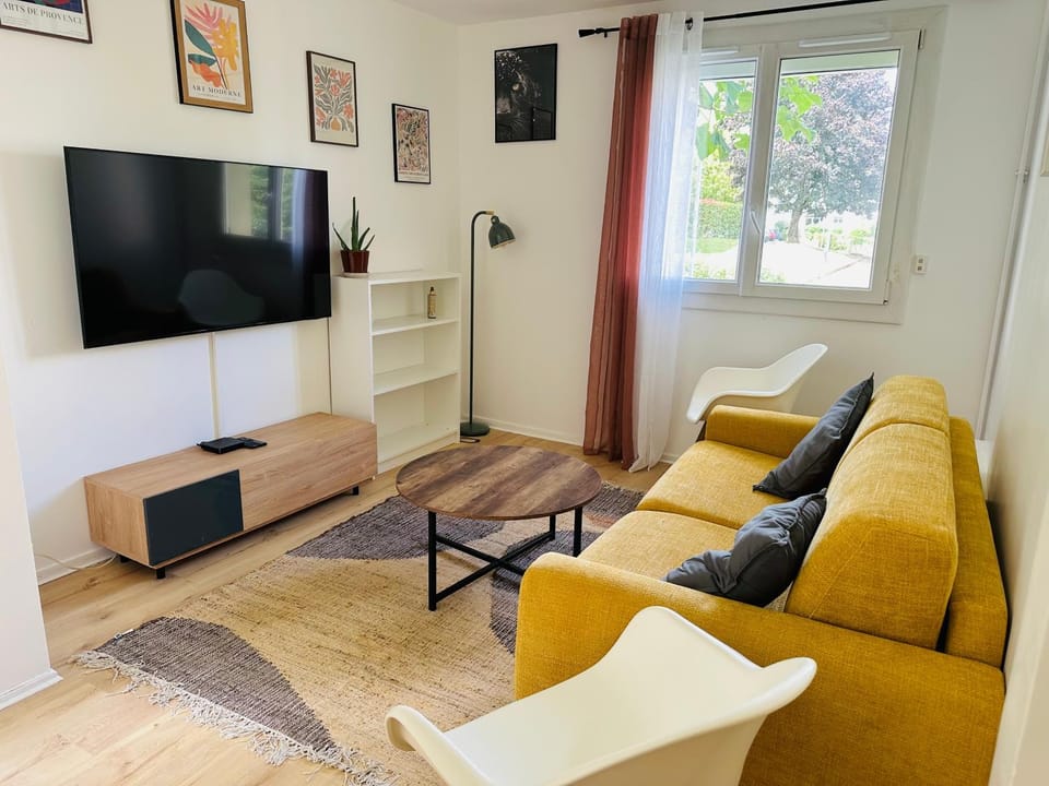 Communal lounge/ TV room, TV and multimedia