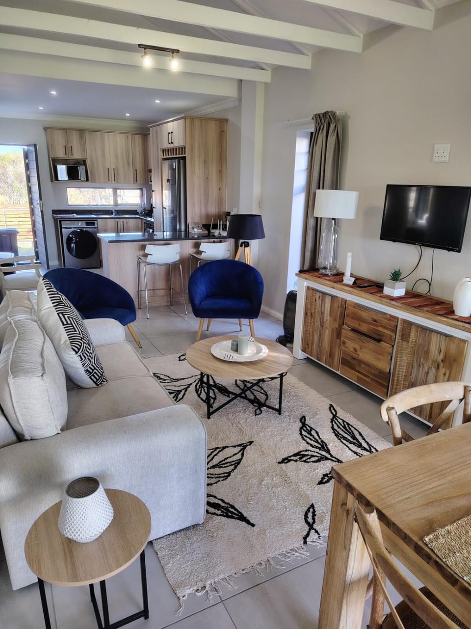 Communal lounge/ TV room, Dining area