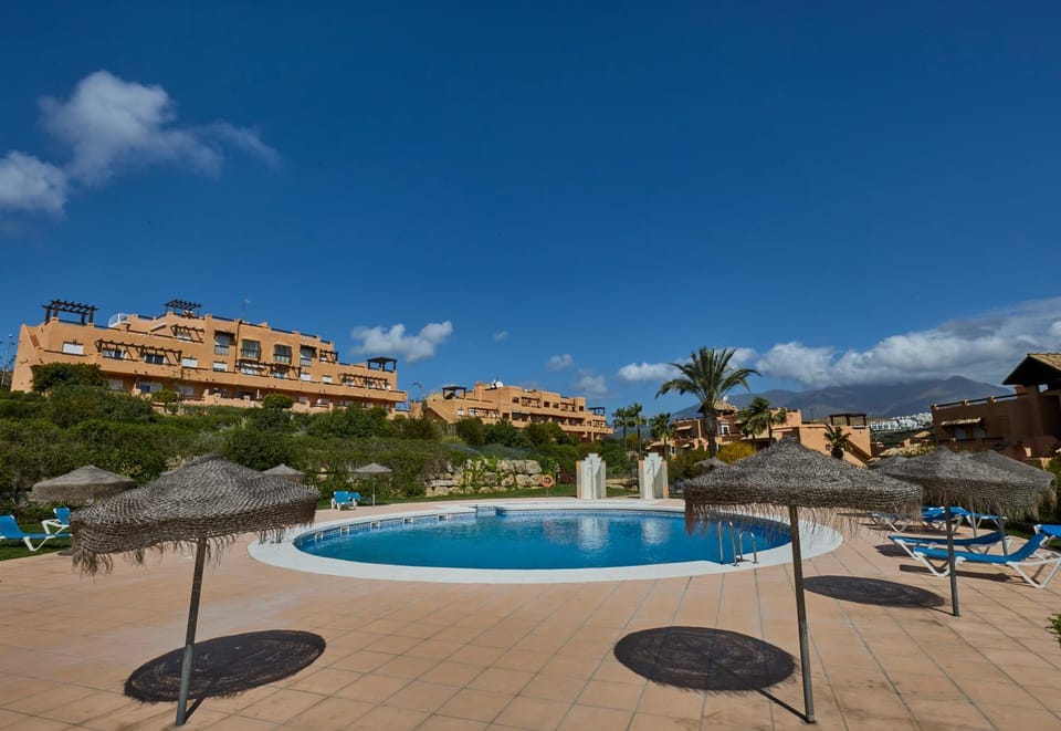 Swimming pool, sunbed