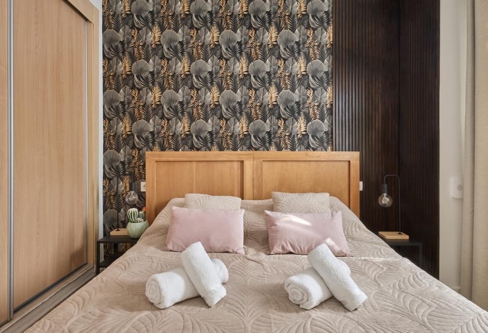 Bed, Photo of the whole room, Bedroom, wardrobe