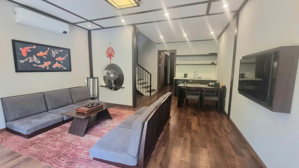TV and multimedia, Kitchen or kitchenette, Living room, Seating area, Dining area