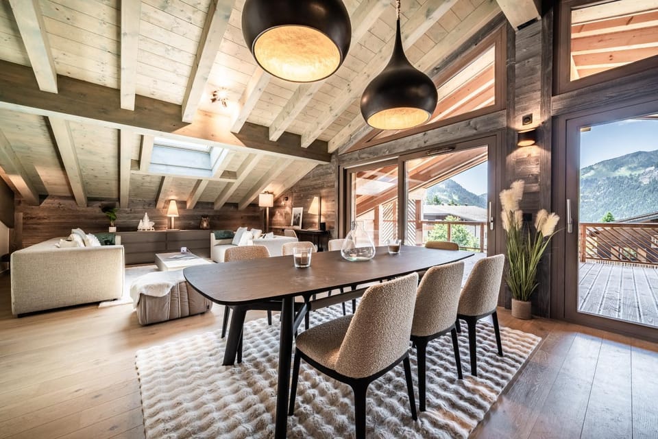 Natural landscape, Living room, Seating area, Dining area, Mountain view