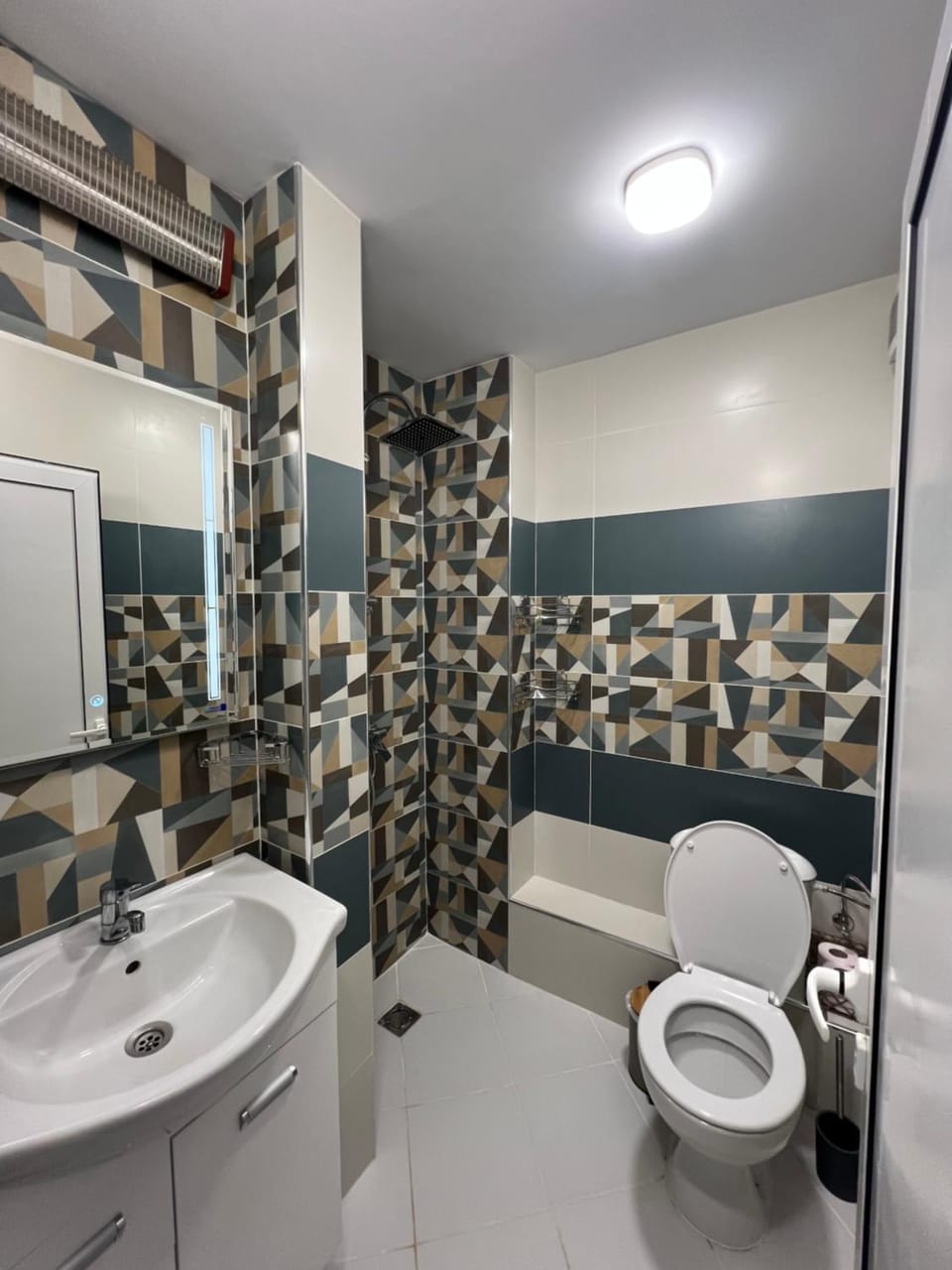 Shower, Toilet, Bathroom, towels