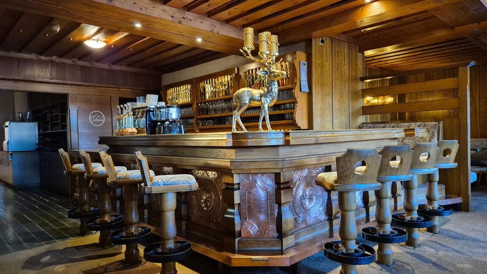 Lounge or bar