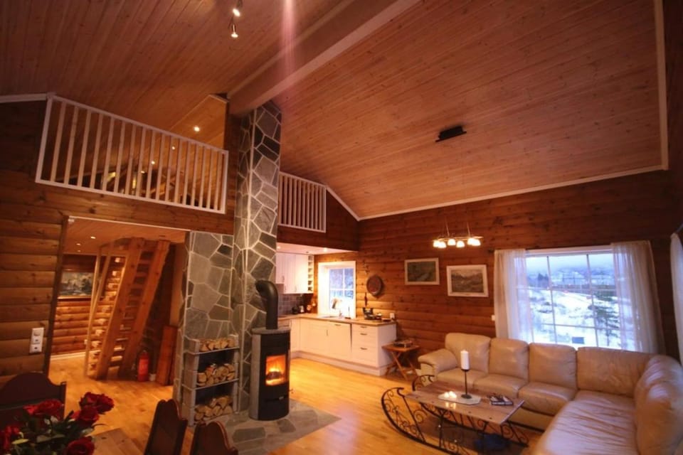 Spacious Wood Cabin 50 min from Bergen Cabin in Vestland