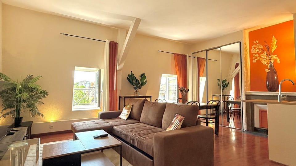 TV and multimedia, Living room, Seating area, heating, internet, air conditioner