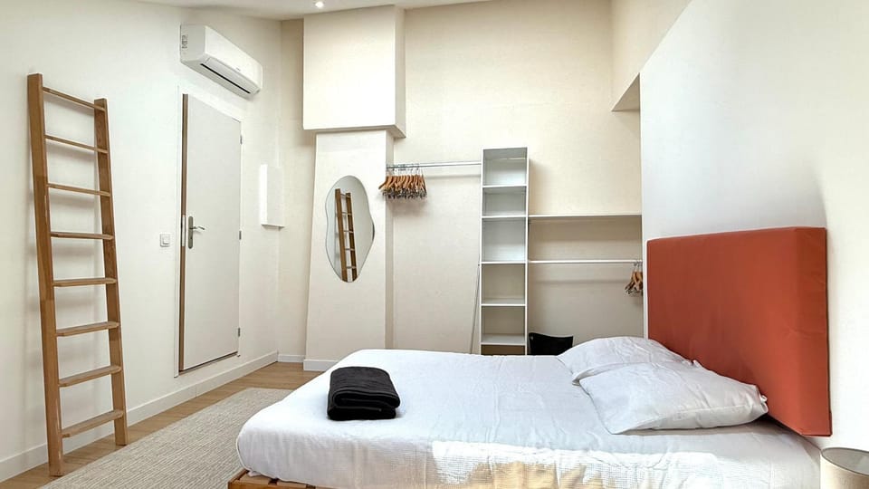 Duplex - Air-conditioned - City Center Apartment in Villefranche-sur-Saone