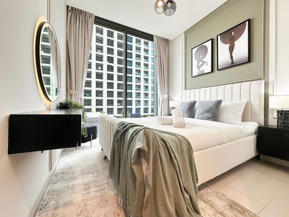 2BR Creekfront in Shobha Hartland Modern & Bright Apartment in Dubai