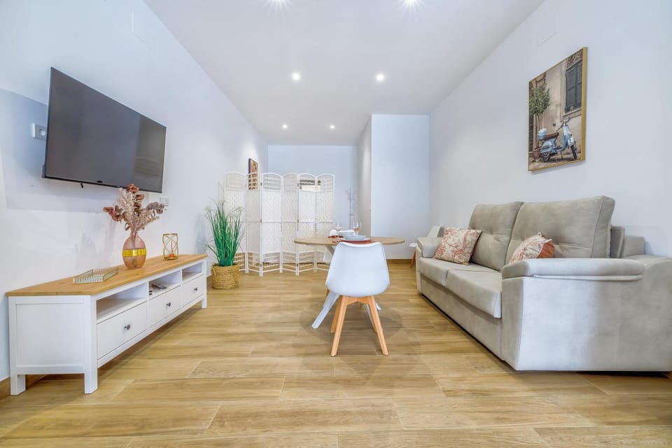 TV and multimedia, Living room, Seating area, furniture