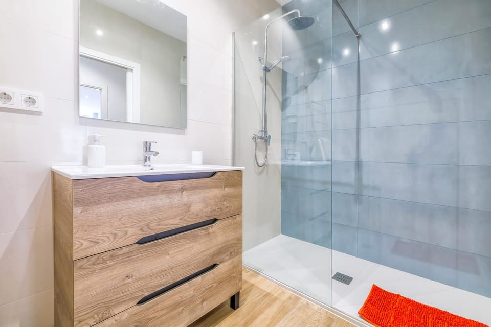 Shower, Toilet, Bathroom