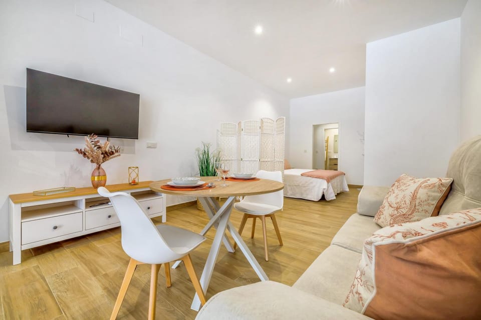 Bed, TV and multimedia, Living room, Seating area, Dining area, furniture, heating, air conditioner