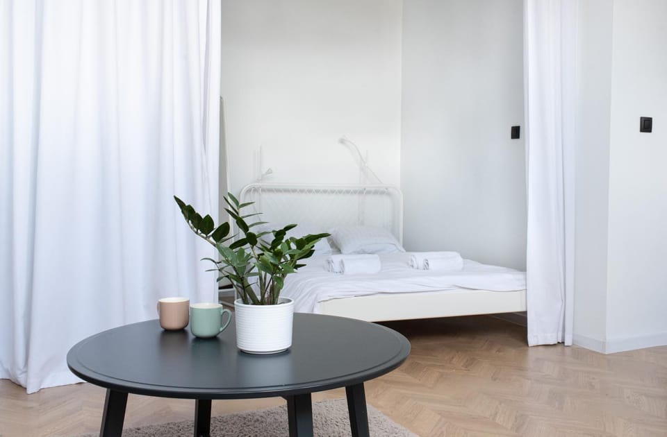 Bed, towels