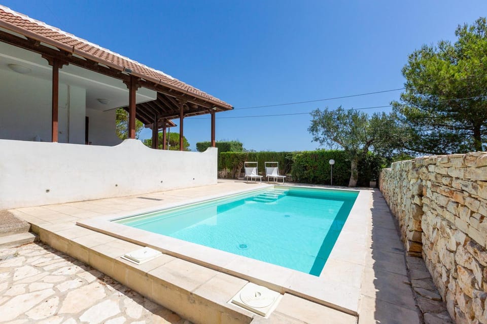 Pool view, Swimming pool, sunbed