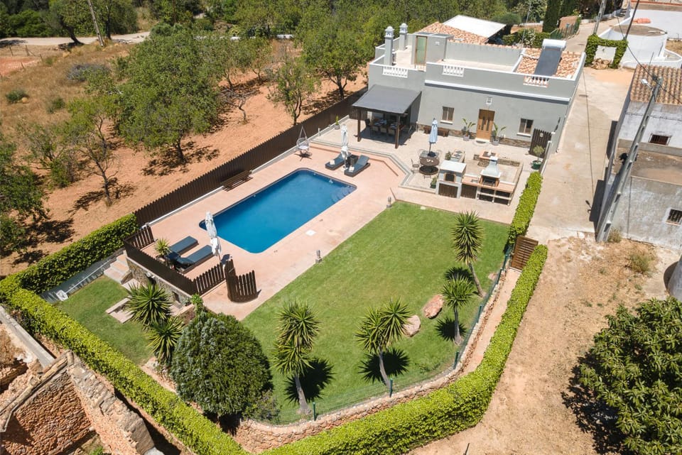 Property building, Garden, Swimming pool