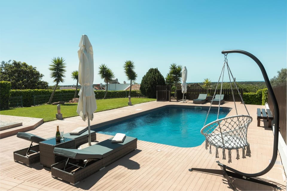 Patio, Garden, Garden, Garden view, Pool view, Swimming pool, Swimming pool, sunbed